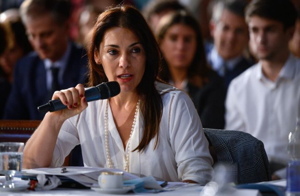 Senadora crexell celebro ley de emergencia para el sector frutícola