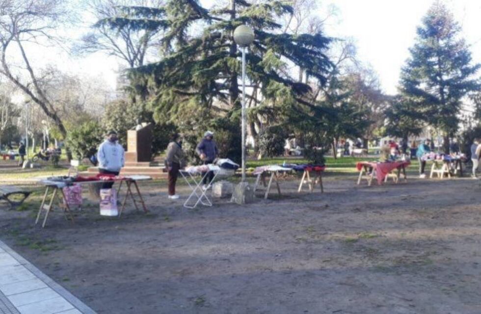 Feriantes de la Plaza Rocha de Mar del Plata realizaron una prueba piloto