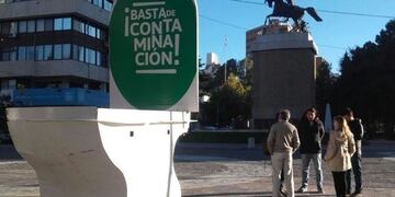 Inodoro Gigante en Neuquén