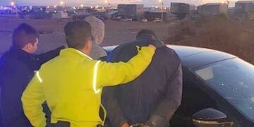 Sorprendieron a dos sujetos intentando robar en una vivienda de Chacra XIII (Foto: Resumen Policial)