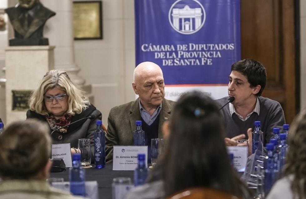 Media sanción a la Ley de Educación Sexual Integral en Santa Fe