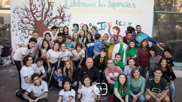 Fundación Empate y alumnos de cuarto año del Colegio Taborin realizaron un mural que abraza la inclusión\u002E