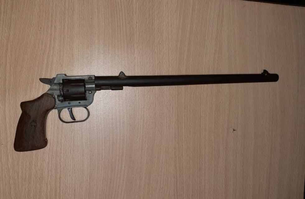 Un menor de General Urquiza, vendía un arma a través de las redes sociales