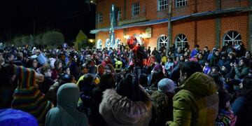 Los Antiguos: up, una aventura en primavera ganadora del desfile de carrozas