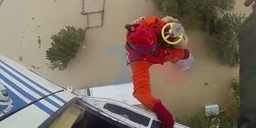 Impresionante rescate au00e9reo en Comodoro Rivadavia.
