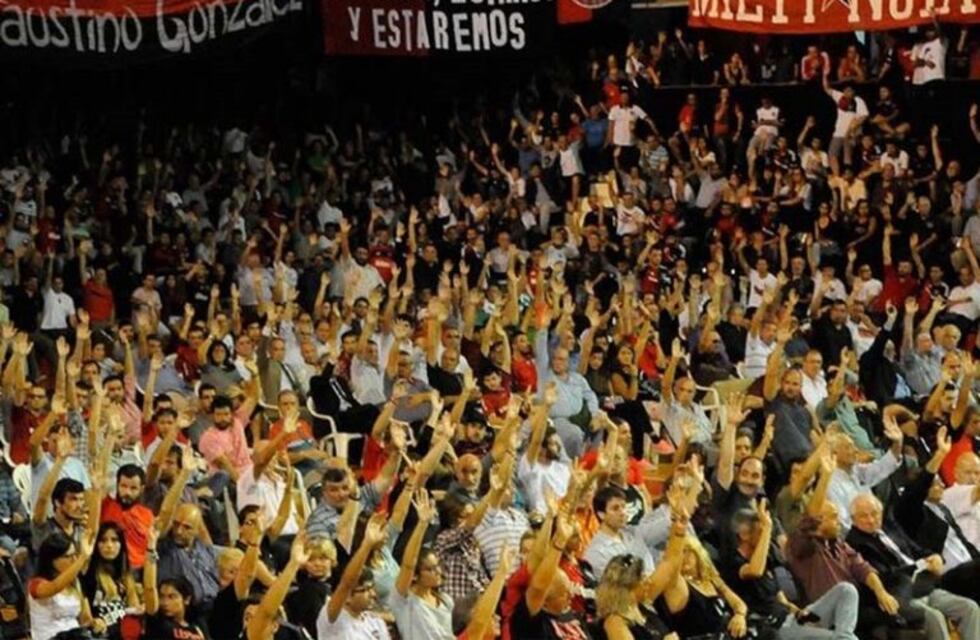 Newell's podría perder la licencia de la Superliga si no aprueba el balance