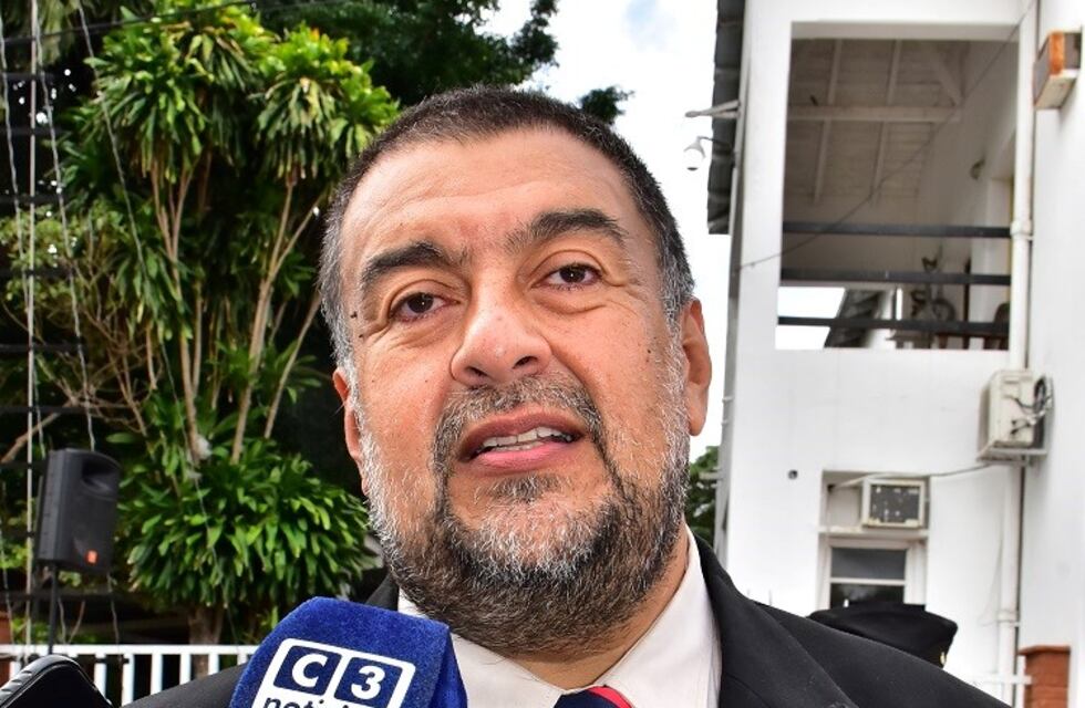 El Ministro González dijo que la despenalización de la marihuana debe tratarse en el Congreso