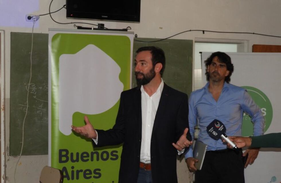 Instalan un termotanque solar en la Escuela Primaria N°15 de Villa del Mar.