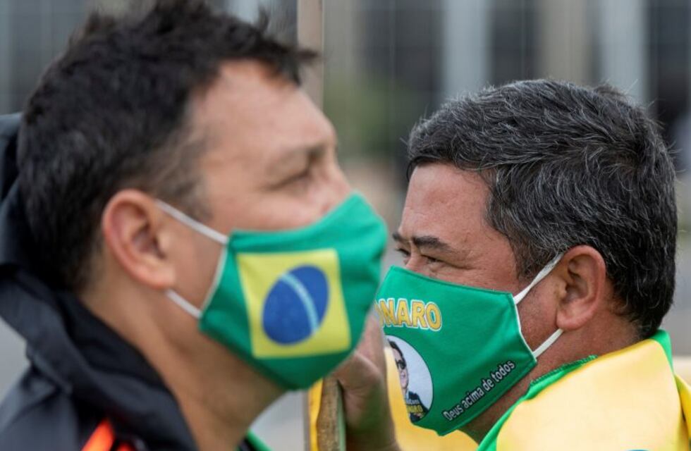 Coronavirus en Brasil: 3438 muertos en un día y 310 mil en un año de pandemia