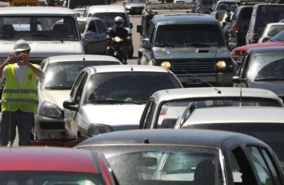 Mendocinos deben esperar hasta 12 horas para hacer la verificación técnica vehicular