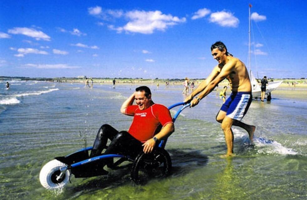 Nuevas sillas anfibias en las playas de Monte Hermoso
