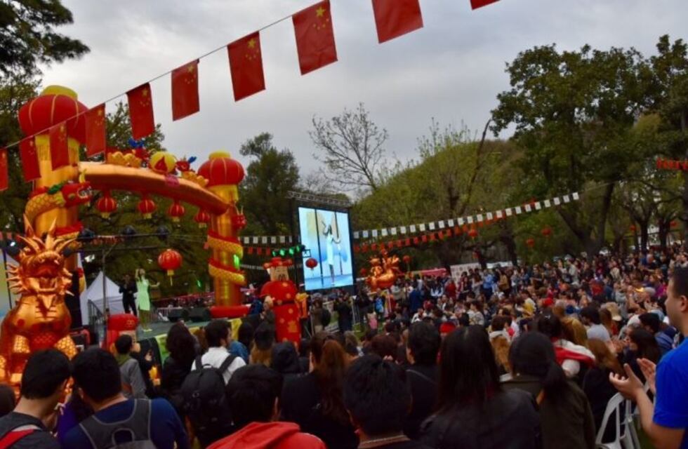 Más de 40.000 personas participaron del Festival de la Luna en el Barrio Chino