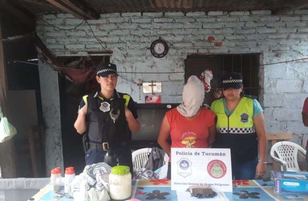 Personal policial secuestraron motos, drogas y un arma tras realizar siete allanamientos en Tafí Viejo