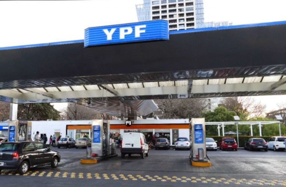 YPF aumentó este viernes un 3,5% promedio sus combustibles