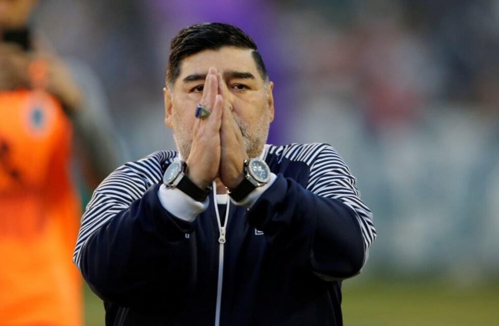 Diego Maradona volvió a ausentarse y el lunes se pondrá al mando del equipo de Gimnasia y Esgrima La Plata