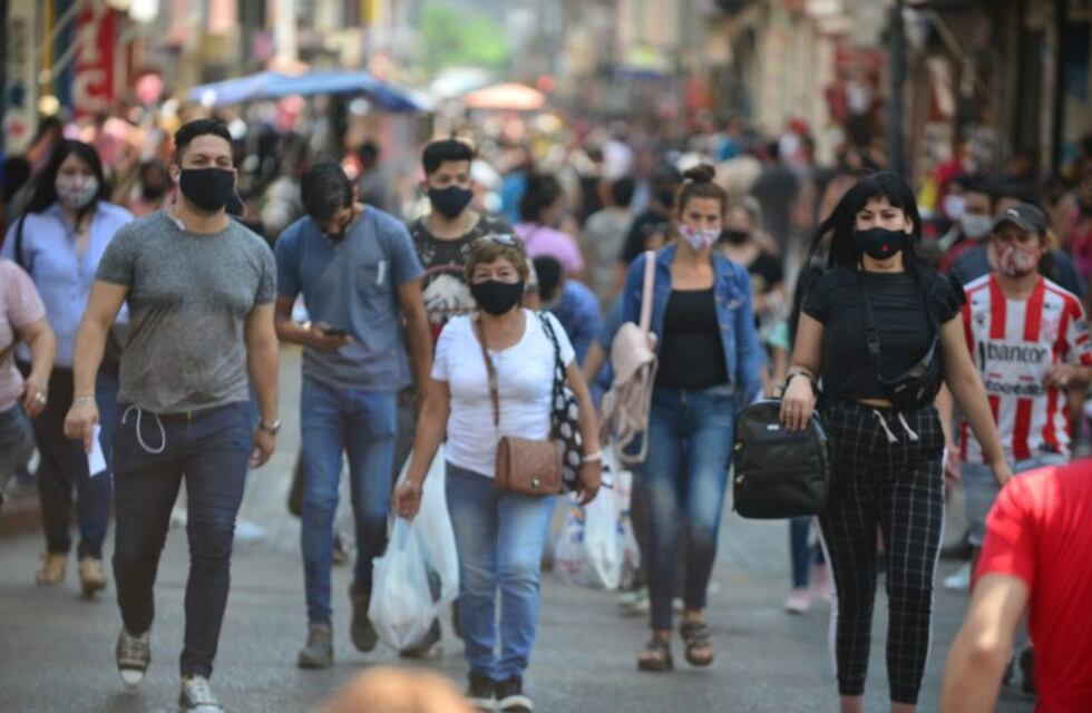 En fotos: intenso movimiento de gente en Córdoba, en la previa del Día de la Madre