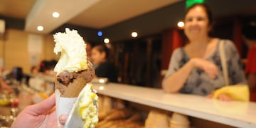 Hoy es "La Noche de las heladerías" y venderán el cuarto de kilo a la mitad.