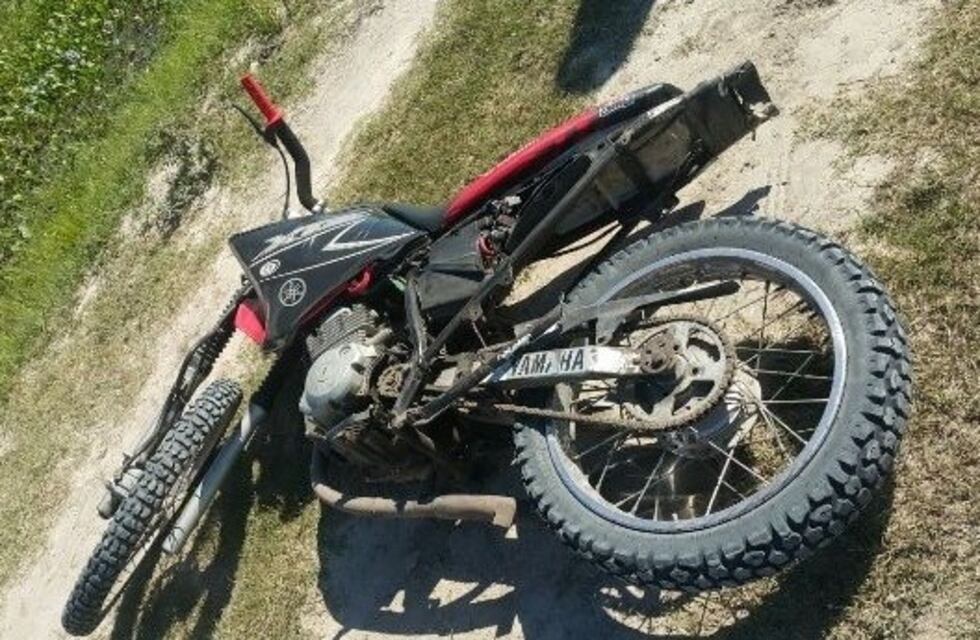 Secuestró a una menor en moto, chocaron y la chica murió