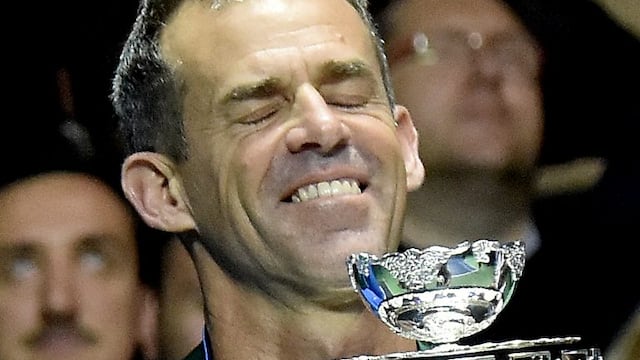 festejos de los tenistas argentinos con el trofeo ensaladera copa argentina campeon de copa davis rnequipo argentino festejan la obtenciu00f3n Copa Davis luego vencer a Croacia por 3 2 hoy 27 noviembre 2016 en el estadio Arena Zagreb Croacia rnrnDYN641, ZAGRE