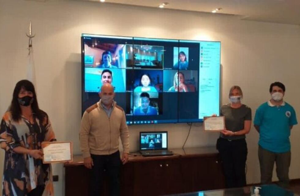 El orgullo de Carlos Paz: un grupo de estudiantes participarán de las Olimpiadas Nacionales de Programación