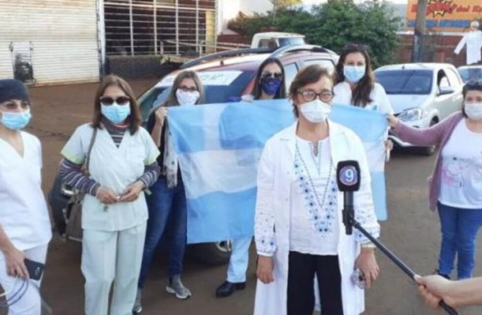 Médicos de Eldorado también marcharon en la protesta convocada a nivel nacional