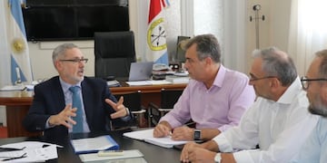 Marcelo Saín junto al Intendente Luis Castellano y el senador por el departamento Castellanos Alcides Calvo (Prensa Ministerio de Seguridad)