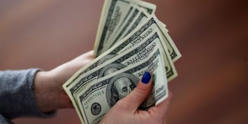 El dólar blue se despertó en la víspera de Navidad.