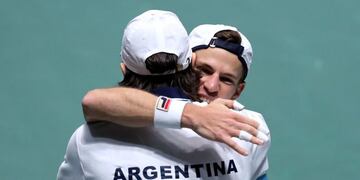 Argentina clasificó a cuartos de final de la Copa Davis y enfrentará a España\u002E (REUTERS)