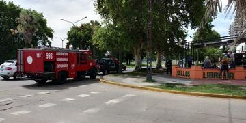 Personal de Bomberos Zapadores intervino para controlar el siniestro este domingo\u002E (Vía Rosario)
