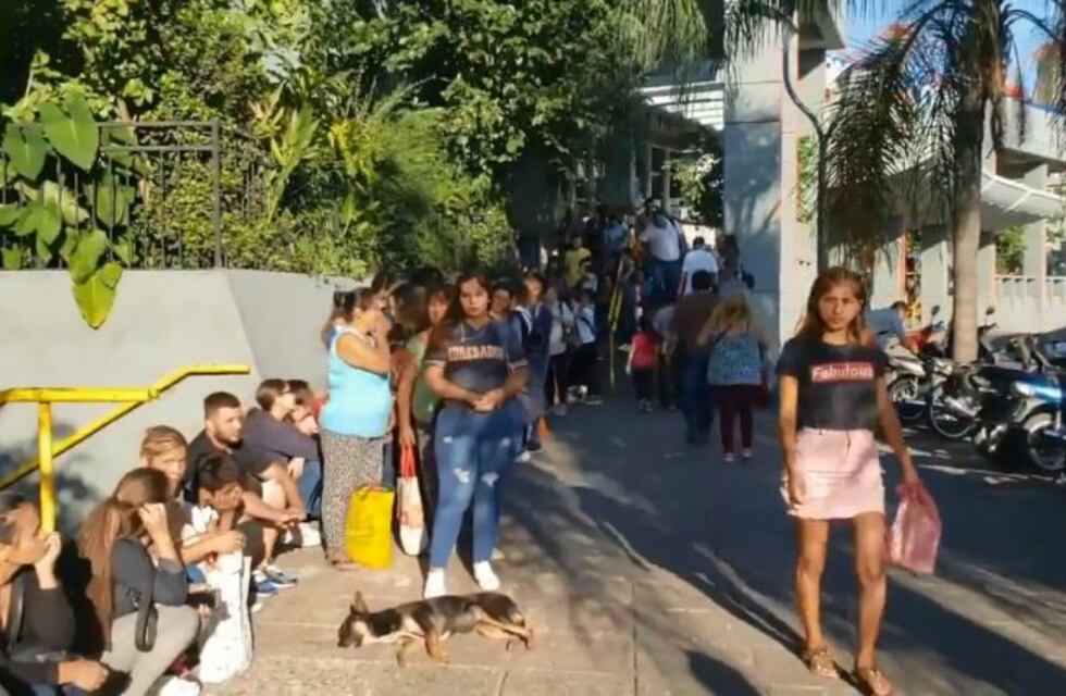 Largas colas para tramitar el Boleto Educativo Gratuito