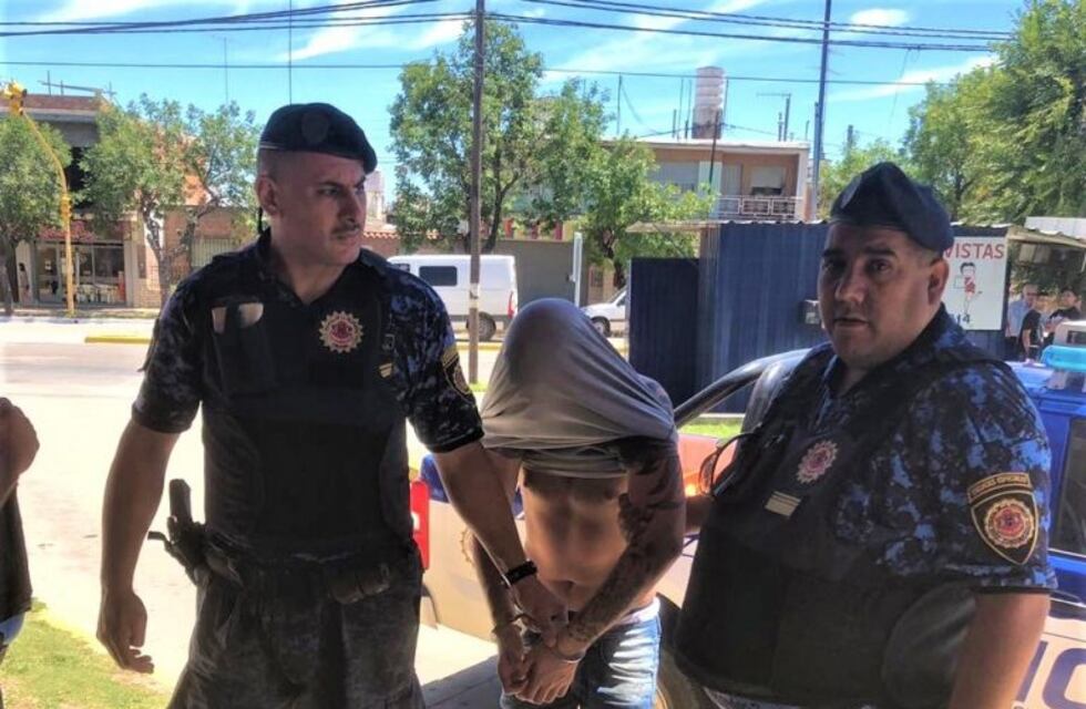 Agredió a su pareja con un palo y fue detenido