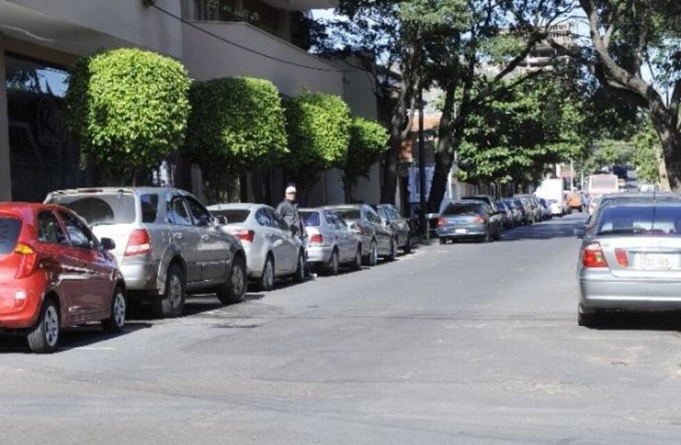 En el Concejo buscan habilitar el estacionamiento en ambas manos en el centro