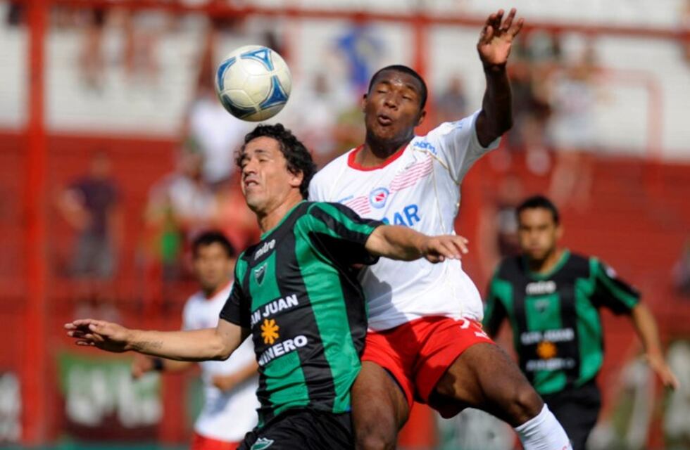 Argentinos superó 2-0 a San Martín en La Paternal