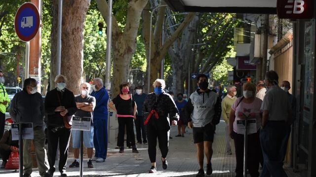 Los negocios de San Rafael deberán colocal una oblea en la que figure la habilitación municipal. Imagen de archivo
