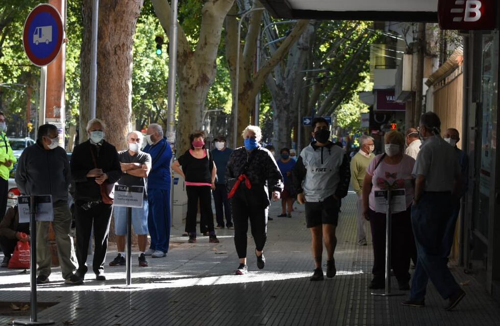 Los comercios de San Rafael están obligados a colocar una oblea con la habilitación municipal