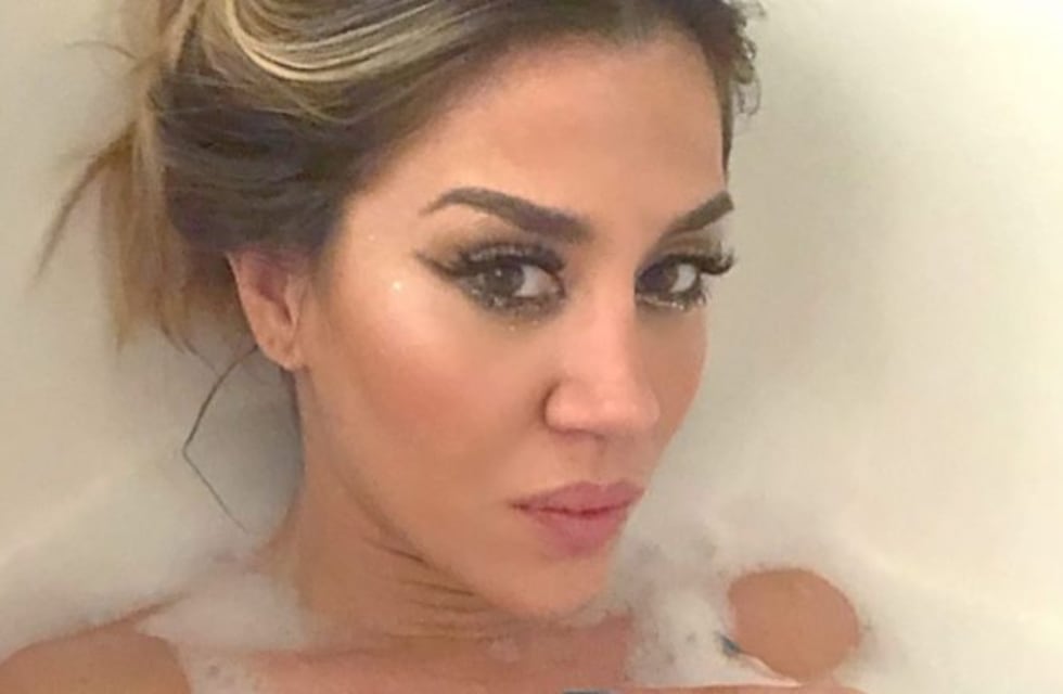 Jimena Barón publicó tres postales desde la cama y le dedicó un baile a los cordobeses