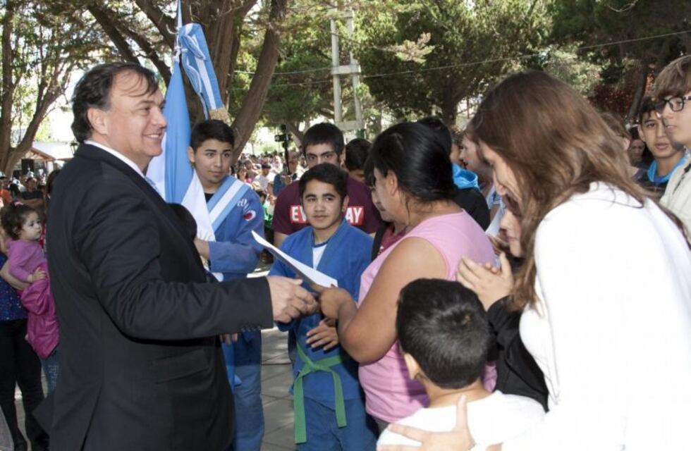 Calafate: intendente Belloni presidió ceremonia del 142 aniversario del bautismo del Lago Argentino