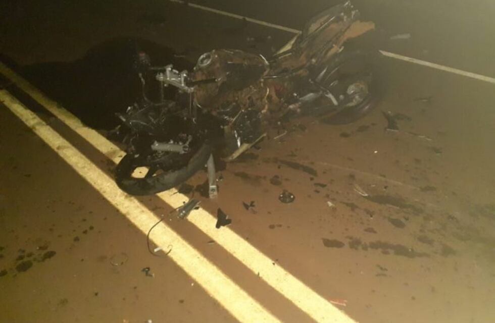 Un motociclista falleció tras chocar de atrás a un tractor en Pozo Azul