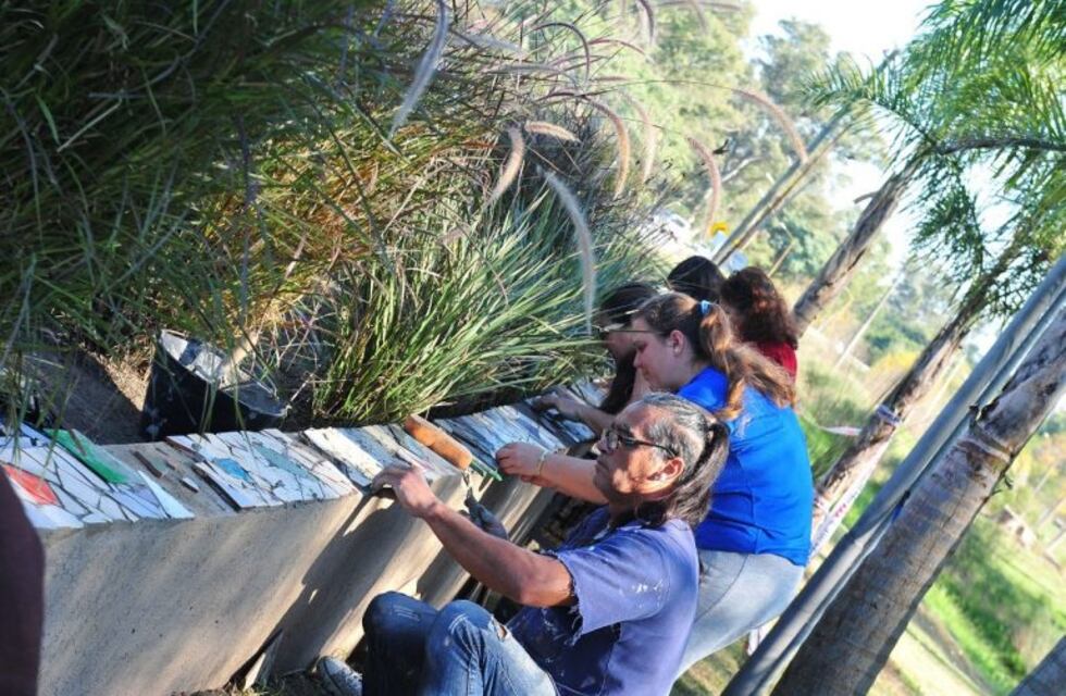 Estudiantes la Universidad Nacional de las Artes intervienen Pueblo Belgrano