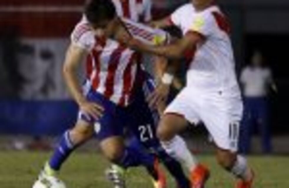 Paraguay empezó ganando pero Perú lo terminó goleando 4-1 en Asunción