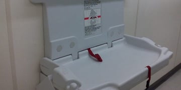 Instalarán cambiadores de pañales en baños públicos de ambos sexos