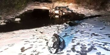 Rescatan a un hombre que pasó dos horas en un arroyo congelado tras caer de su moto