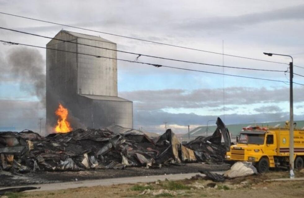 Gobierno otorgará un subsidio a la empresa Plásticos de la Isla Grande para la compra de maquinaria