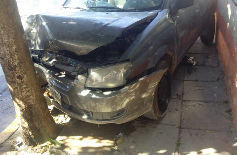Malagueño: se descompensó, perdió el control del vehículo y chocó