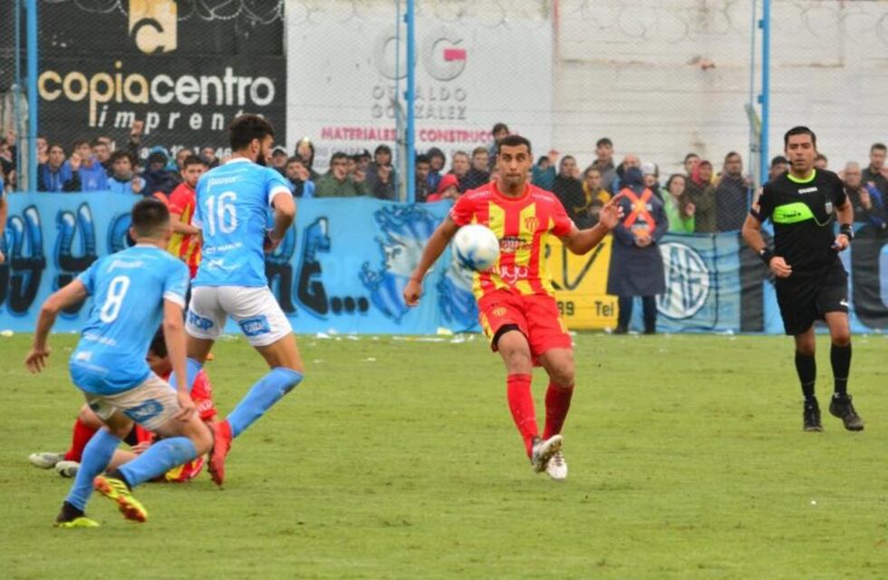 Sarmiento gritó su sensación de sentirse robado en la final jugada en Río Cuarto