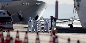 Japón reportó otros 44 casos de coronavirus en el crucero que está varado con siete argentinos (Foto: Jae C\u002E Hong, File/AP)