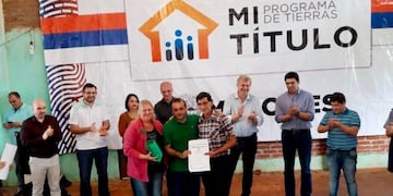 Herrera Ahuad entrega títulos en el norte misionero\u002E (La Misión)
