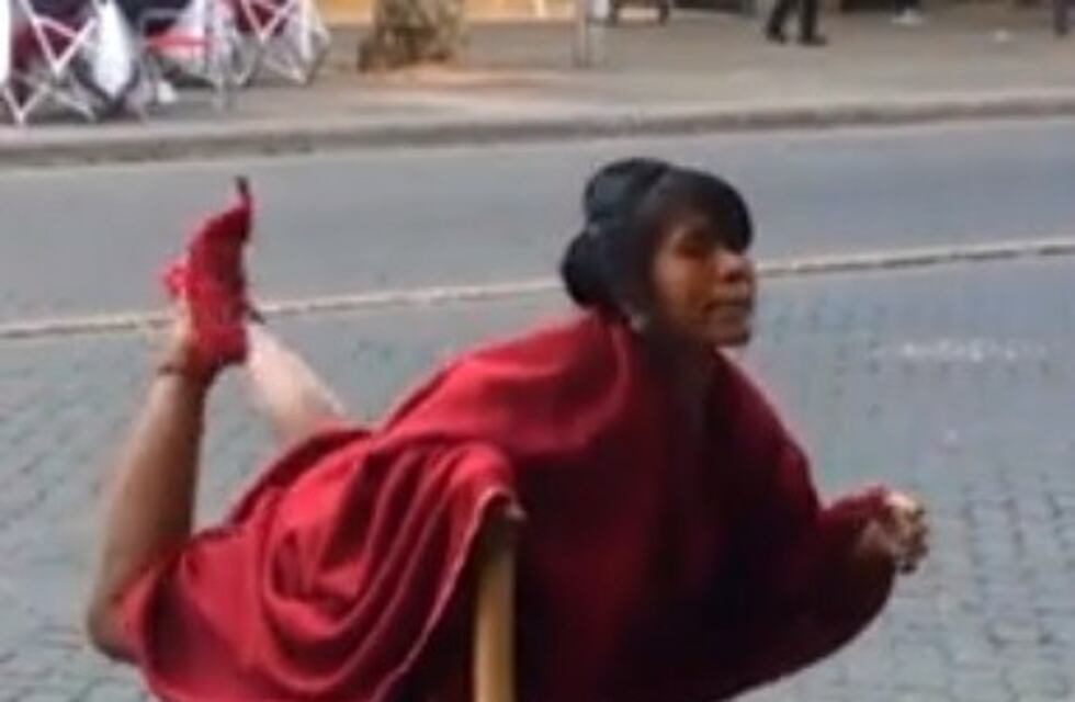 Increíble: una mujer levitó en pleno centro de Mendoza