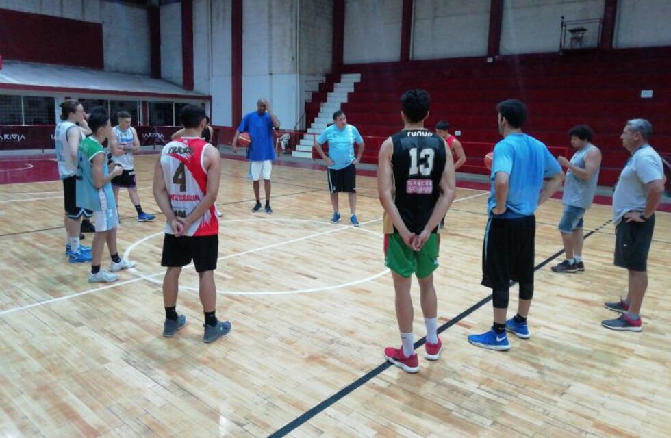 Básquet: San Martín quiere seguir festejando fuera de casa