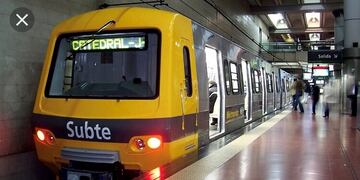 El subte aumentó dos pesos.